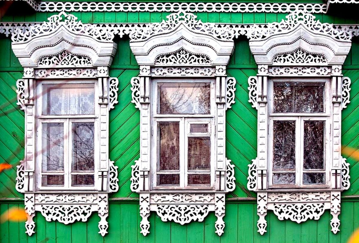 Резные окна дома фото