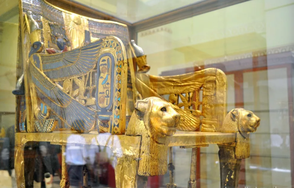 Mummy madness: Museum exhibits lure crowds