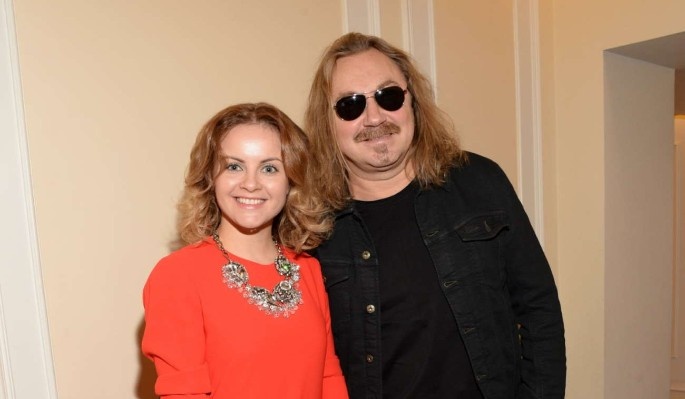 Юля Николаева с папой, источник https://img.dni.ru/binaries/v3_main/470243.jpg