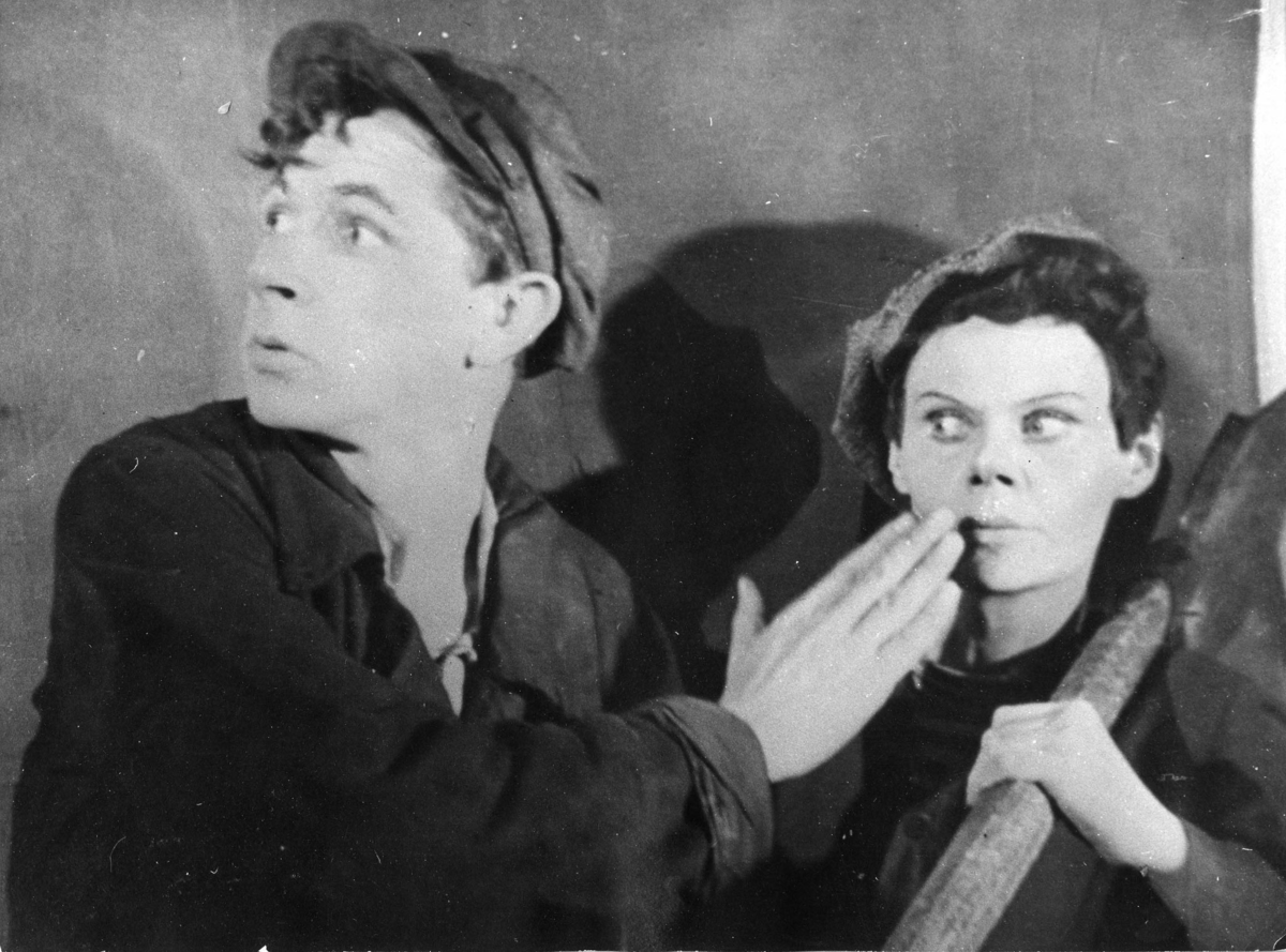 Актера Евгения Лебедева баловнем судьбы точно не назовешь. Через что он прошел, даже представить страшно. Но он не сломался, а стал Великим русским Артистом.-7