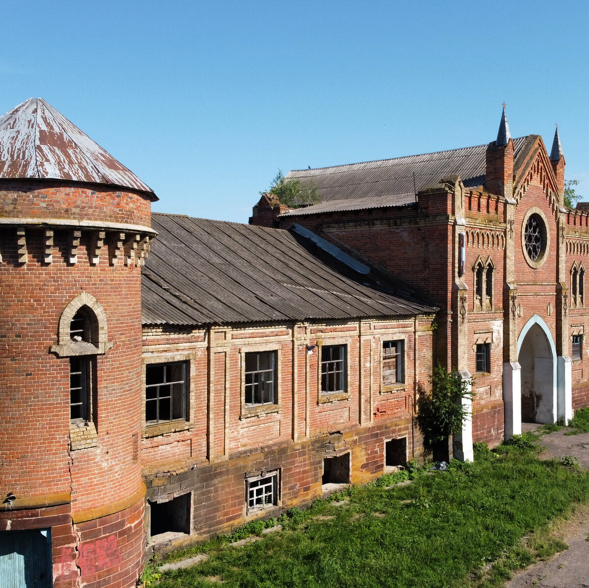 Бывший сахарный завод В.П. Охотникова в готическом стиле