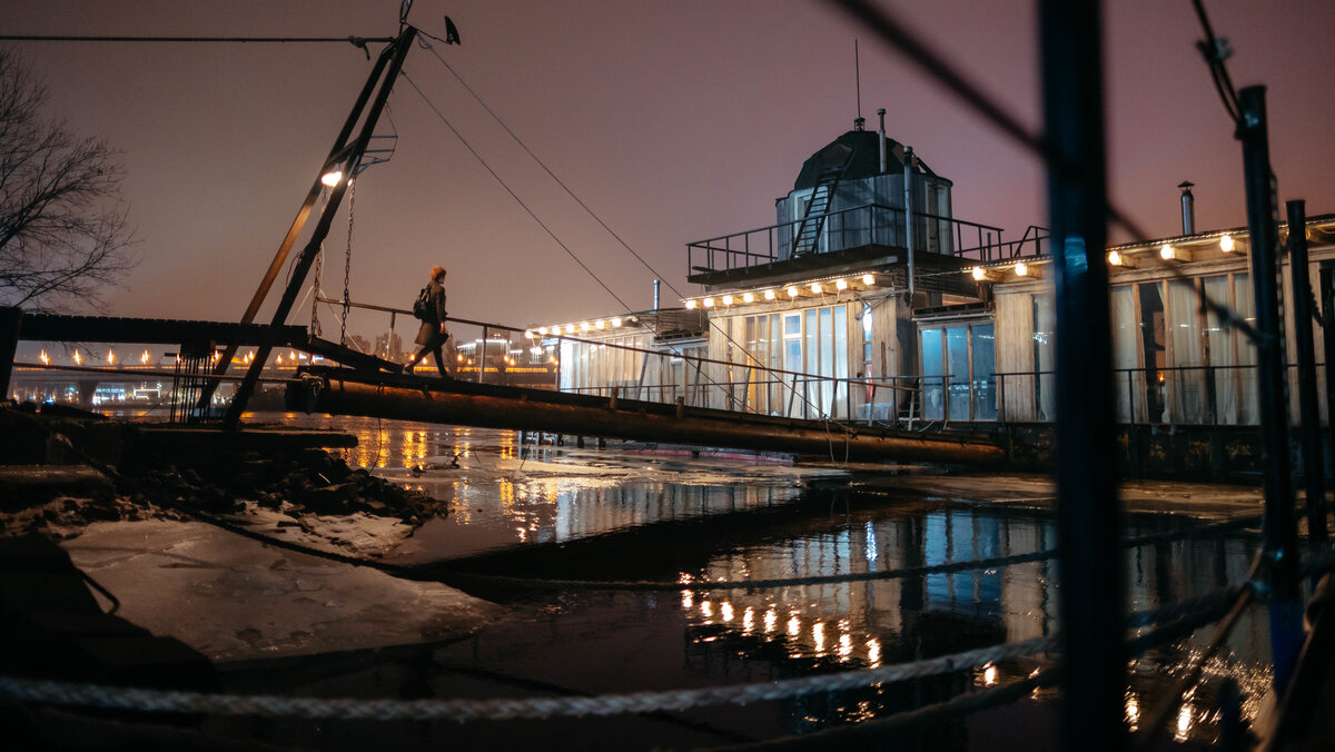 Атмосфера Санкт-Петербурга и съемки под водой: что осталось за кадром  сериала 