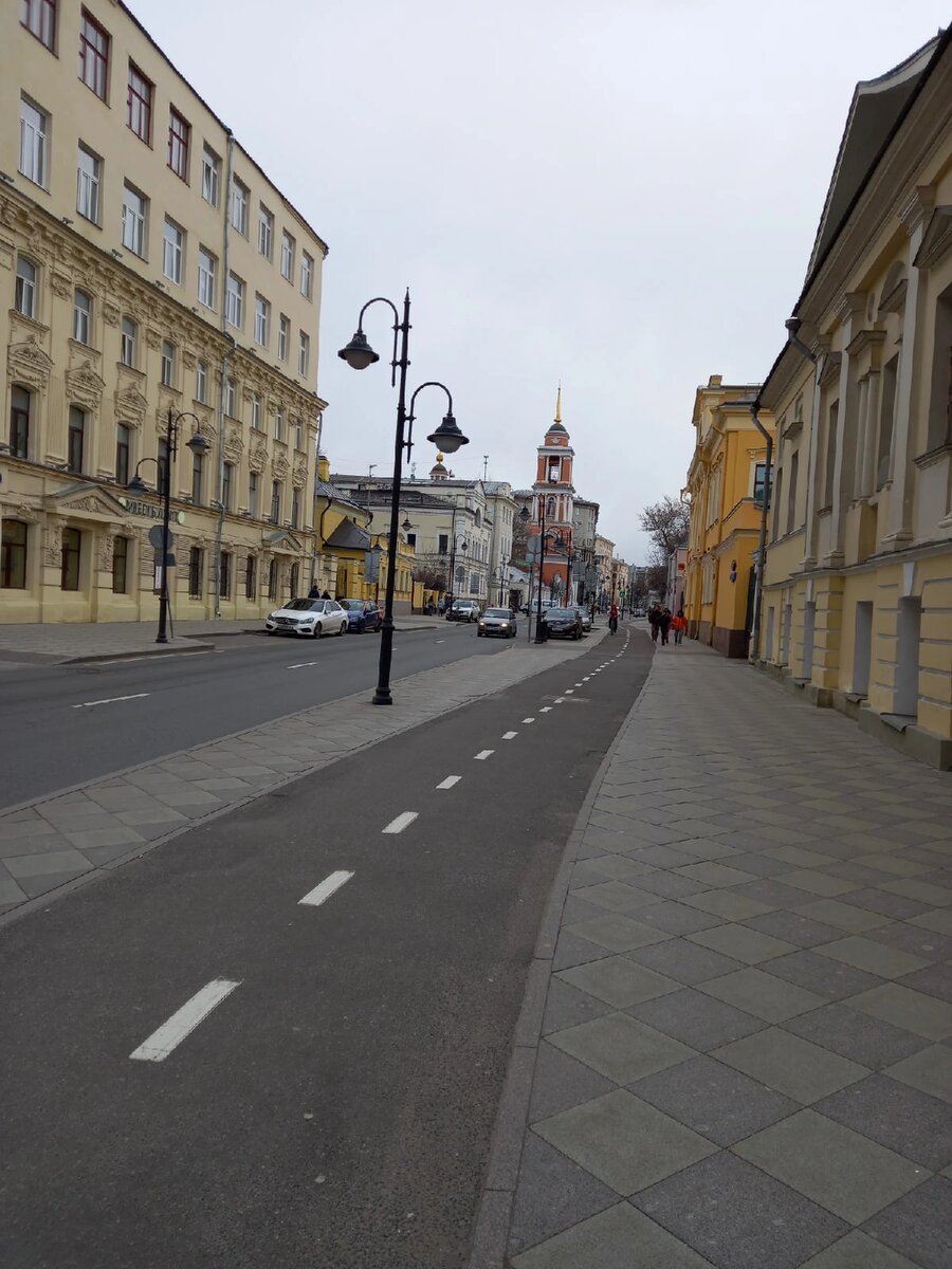 Как получилось сделать практически безлюдную фотографию - не знаю.