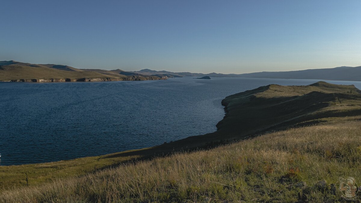 Путешествуем по Байкалу вокруг Ольхона на моторной лодке. Стоит ли авантюра усилий, что смотреть и "какие подводные"?