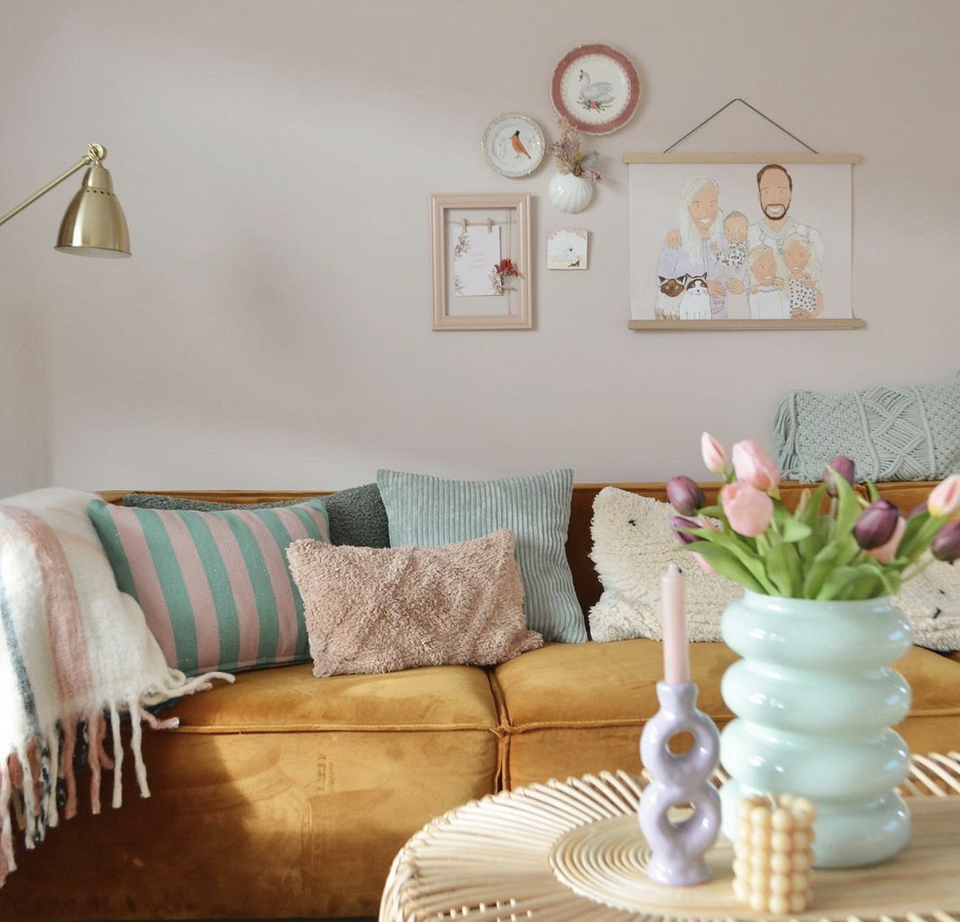    Соцсети блогера fromsoofwithlove