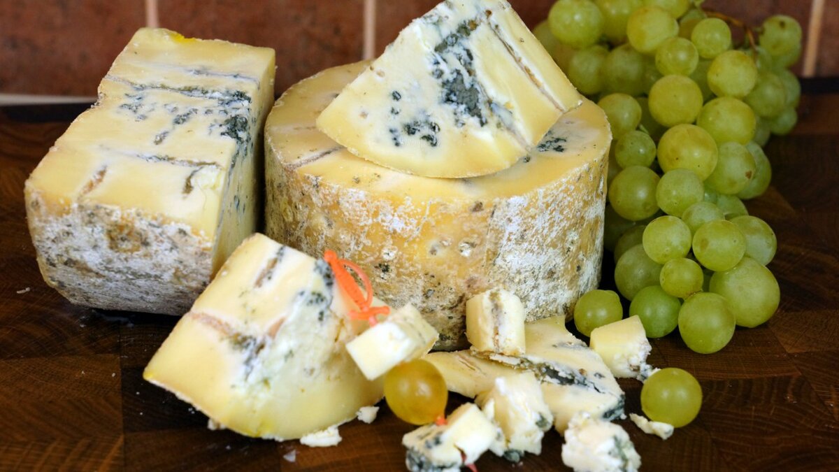 Готовлю сыр по рецепту Сыра СТИЛТОН, который является Королём Британских сыров с плесенью Рокфор. Подробный рецепт по-шагового приготовления поможет сыроделу без особых проблем его повторить. 