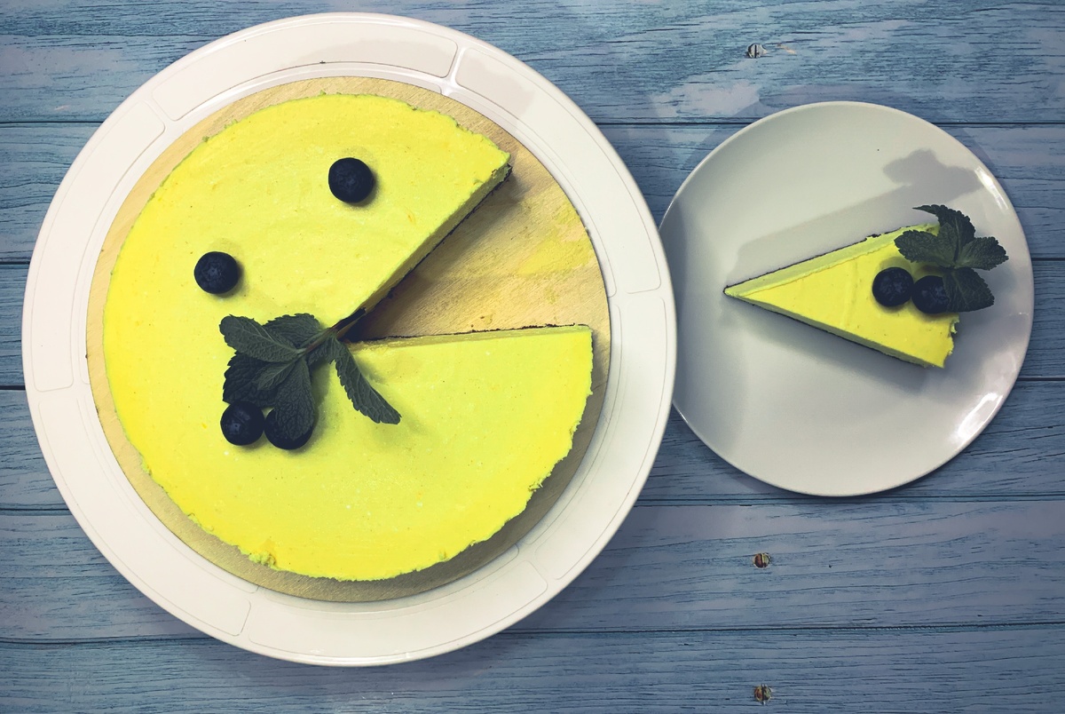 Сделан из обезжиренного творога и тыквы) малокалорийный чизкейк)