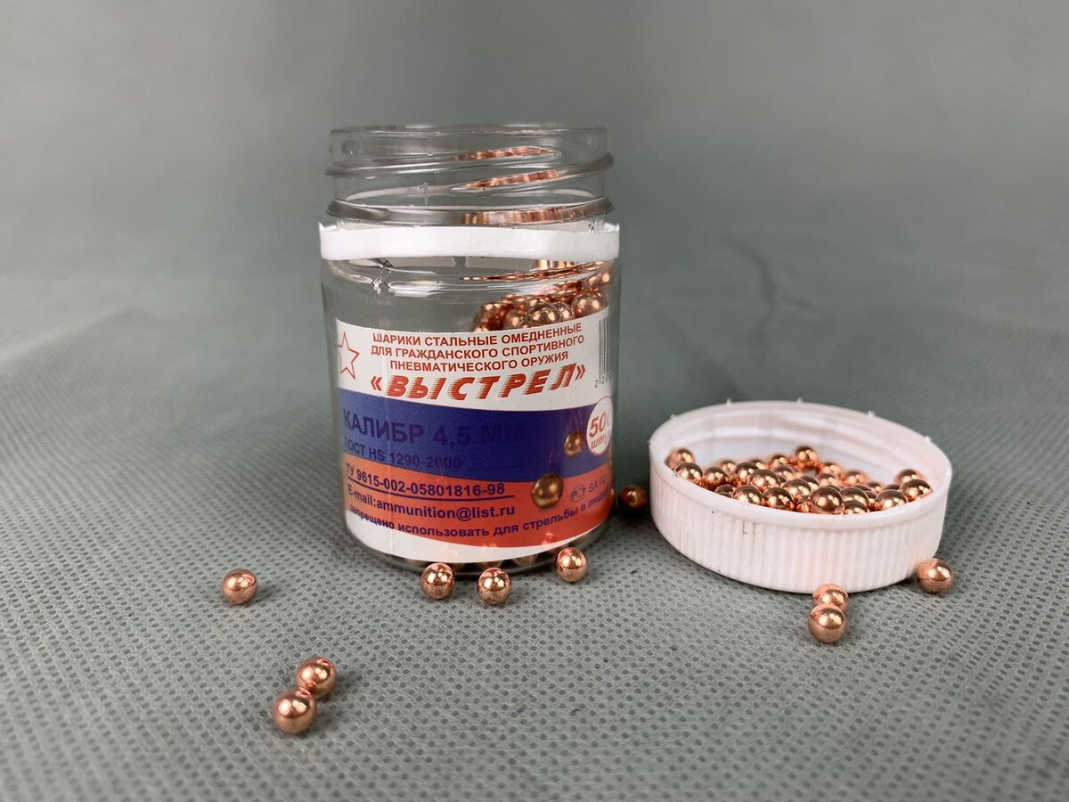 Собственной персоной. Качество вполне соответствует цене.