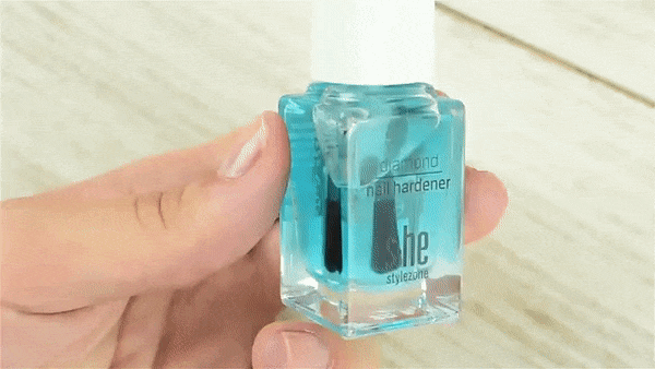Используйте отвердитель для ногтей