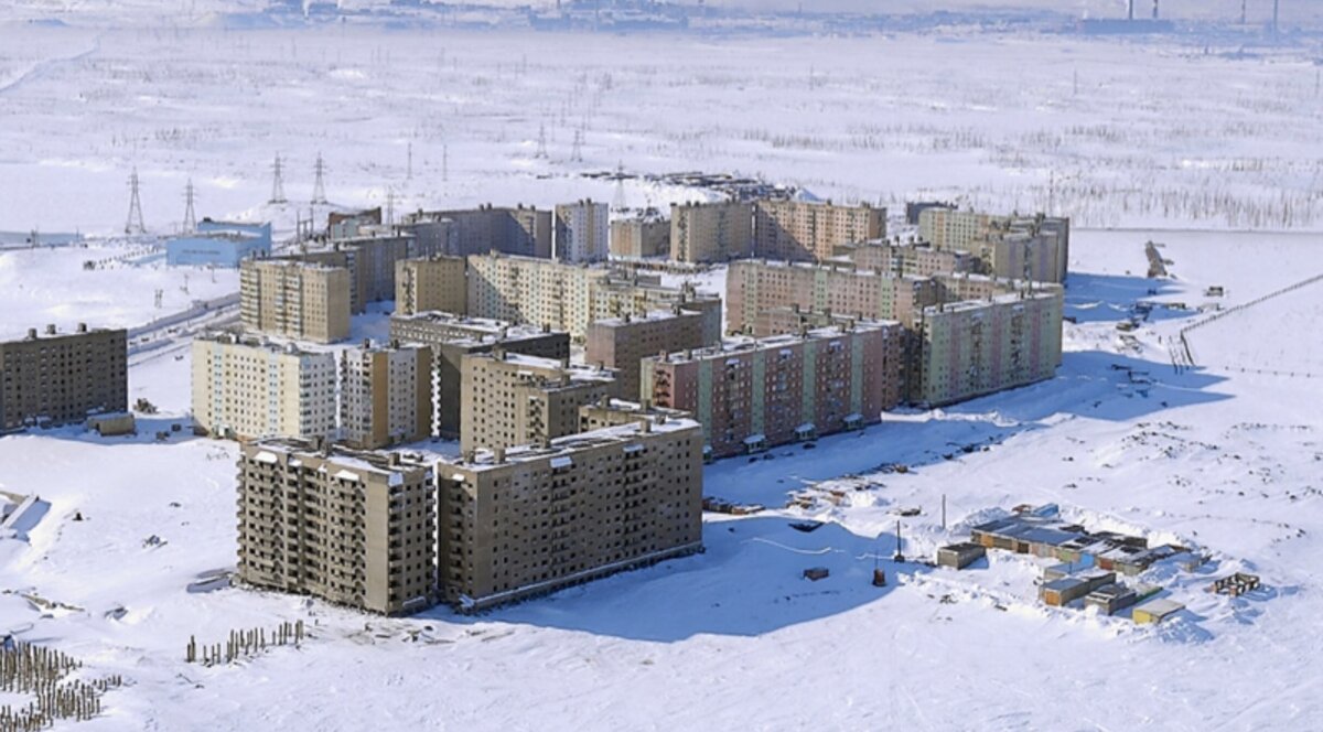 Северные города фото. Оганер Красноярский край. Оганер Норильск. Поселок Талнах Норильск. Оганер, район Норильска (Красноярский край)..