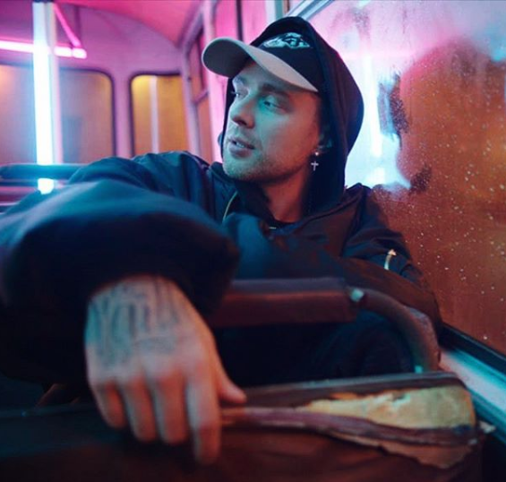 Со съемок клипа на песню "Ветер перемен"