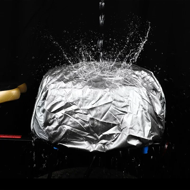 Дождевик, идущий в комплекте с сумкой