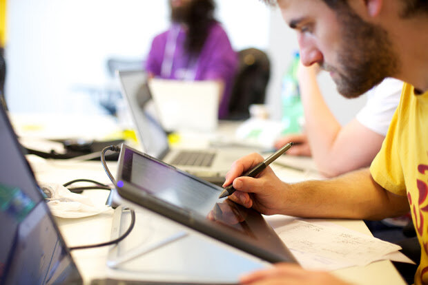 Данный инструмент объединяет инвесторов и трейдеров.