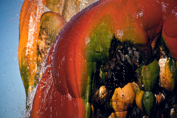 Карбонатные наплывы Флая крупным планом.