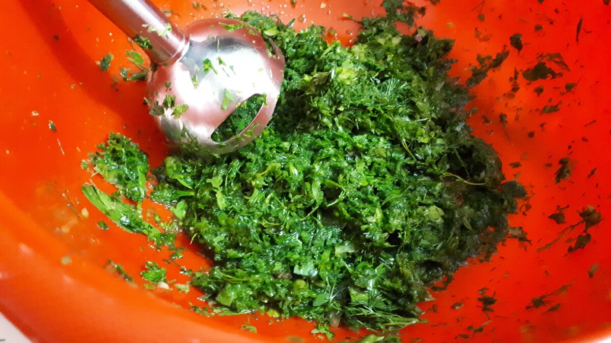 Выделяется много сока