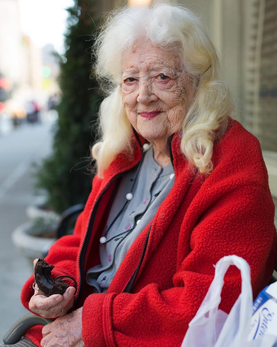 @advancedstyle / Откажитесь от толстовок из флиса. /Фото: instagram.com