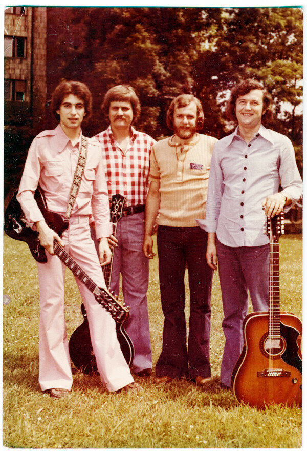 Червоны Гитары, источник - https://www.discogs.com/artist/411335-Czerwone-Gitary?filter_anv=1&anv=Gitary