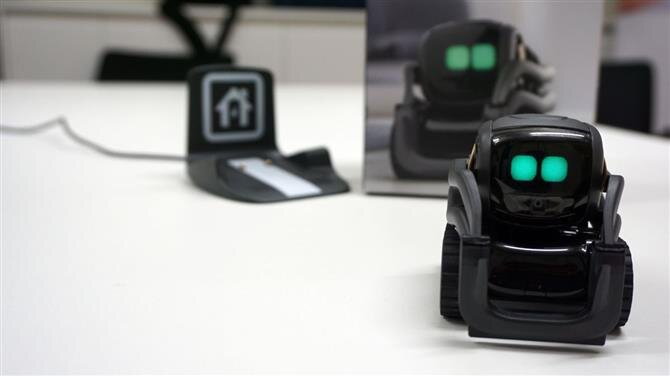 2018 ANKI COZMO VECTOR