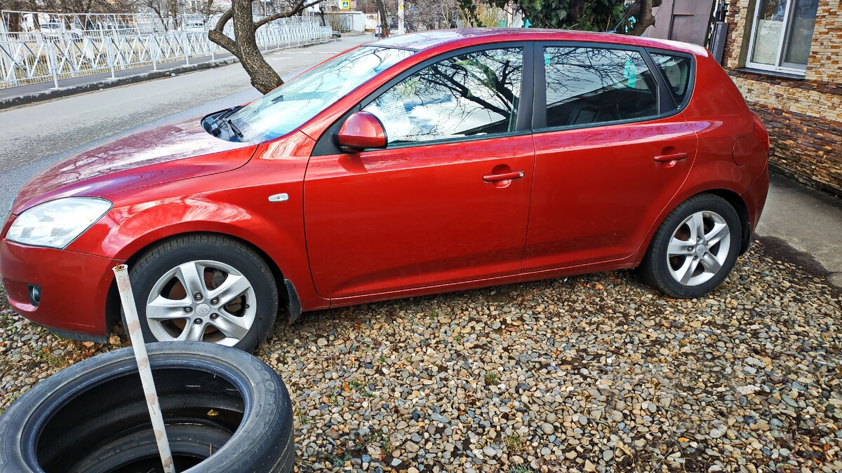 Сфотографировал для Вас мою давно не мытую машину. Никаких действия по её очищению с момента «доброго совета» я не предпринимал – всё честно.