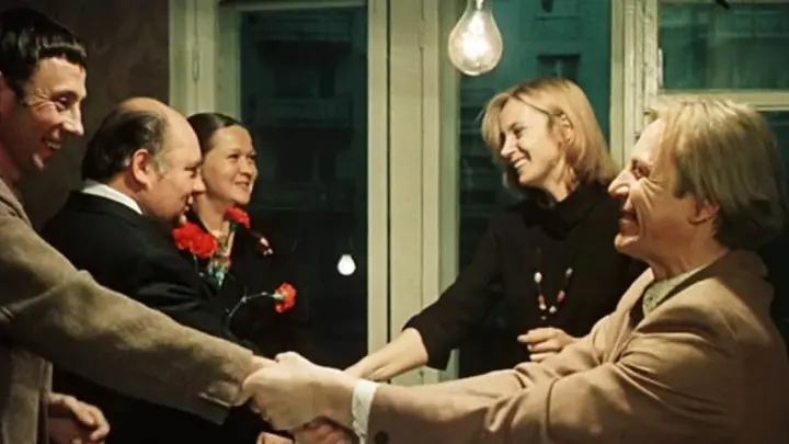 Начиналось всё с новых надежд в новой квартире.