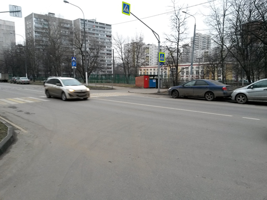 Вид на пешеходный переход на улице Челябинская, на котором Курицын Алексей Анатольевич сбил Ларину Ольгу Львовну, в дневное время.