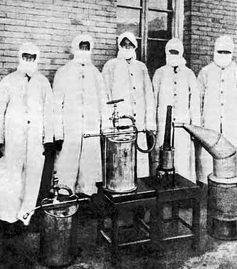 Дезинфекторы в Харбине. (с) Мартиневский И.Л., Молляре Г.Г., 1971            