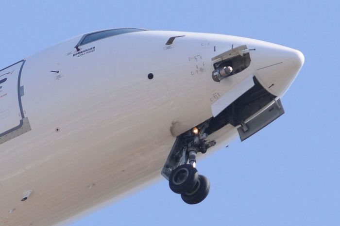 Выпуск самолёт Бомбардье.