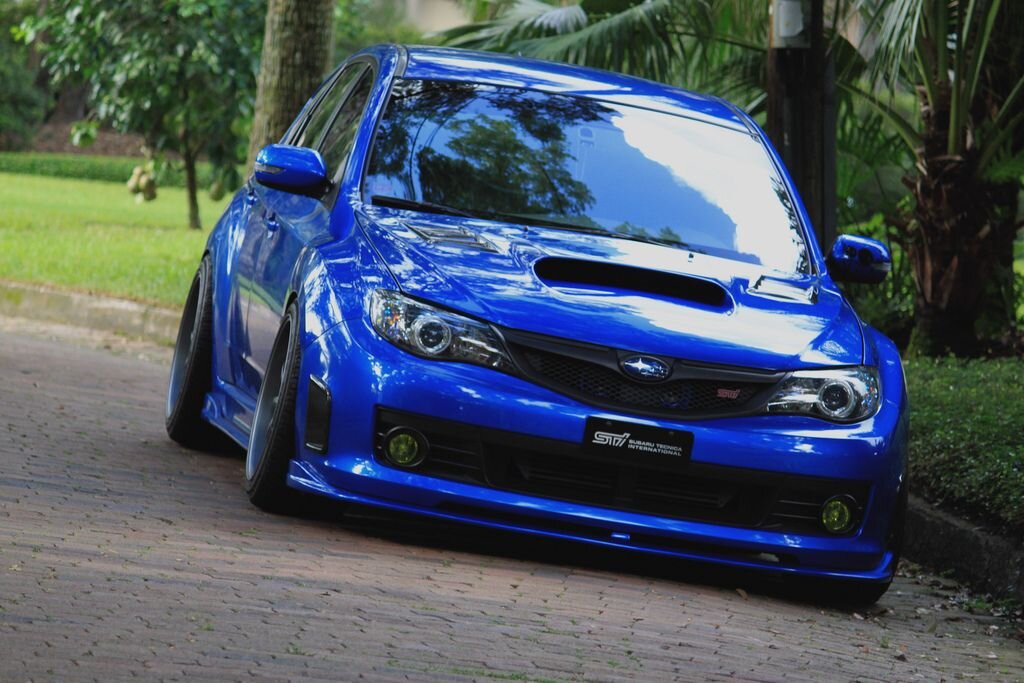 Subaru Impreza WRX STI синяя