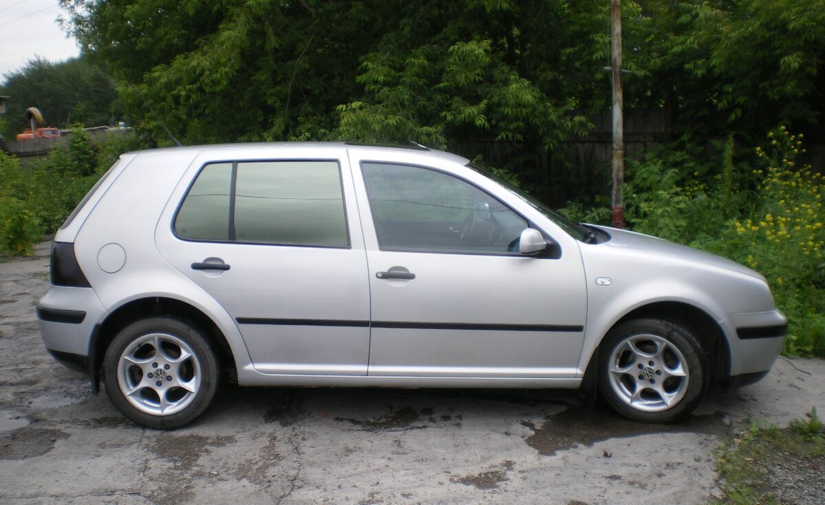 Гольф очень похож на Гошин, листайте галерею...