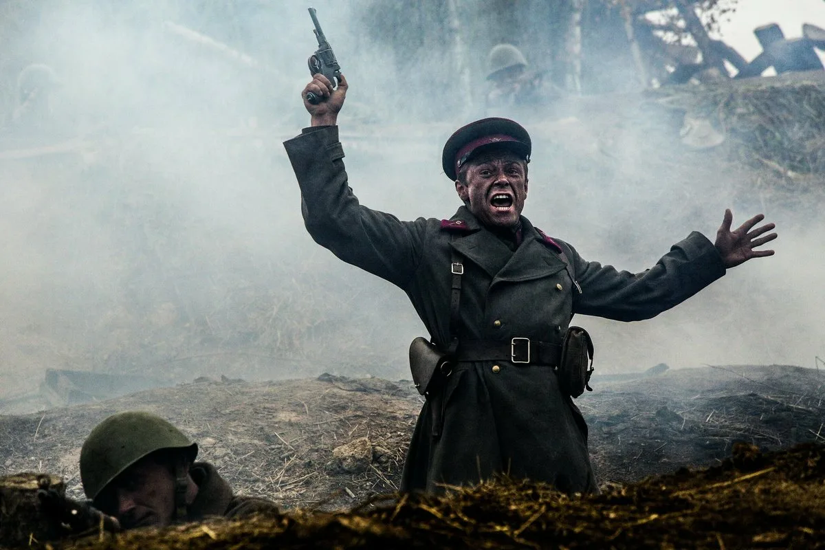 Фильм о подвиге подольских курсантов в октябре 1941 года под Москвой. Курсанты подольских артиллерийского и пехотного училищ получают приказ занять оборону на Ильинском рубеже и сдерживать совместно с регулярными частями 43-й армии фашистских захватчиков, пока не подойдёт подкрепление. Вчерашние мальчишки, погибая, помогают сдерживать многократно превышающие силы немцев и на двенадцать дней становятся преградой на пути врага к Москве… На последний рубеж перед Москвой были направлены около трёх с половиной тысяч курсантов двух подольских училищ и их командиров… Большинство из них остались на рубеже навсегда.