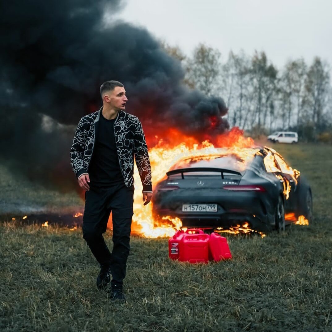 Литвин фото блоггер Михаил сжег мерс