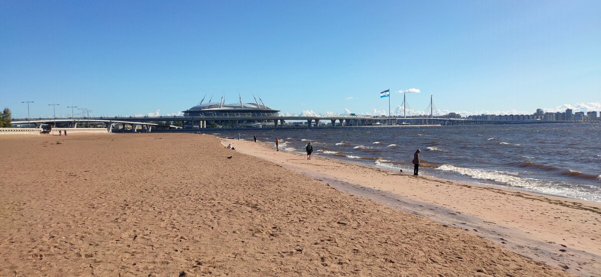 Вид с Финского залива на "Газпром-Арену"