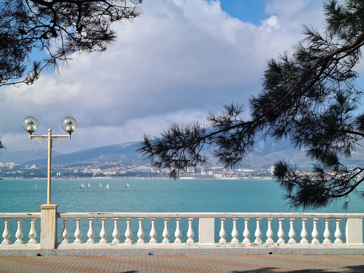 Набережная 