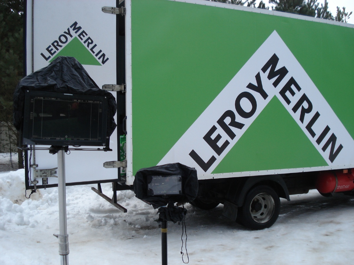 И камерам бывает холодно