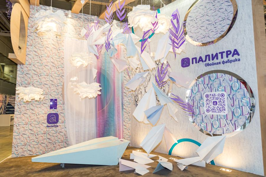Ключевая арт-зона Atmospheric Glow стенда ПАЛИТРЫ на выставке MosBuild 2021