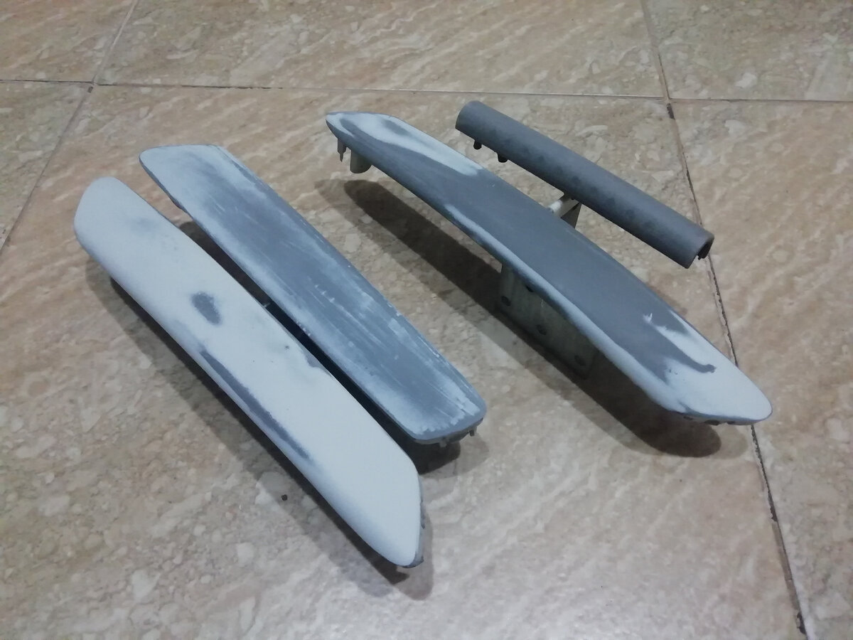 Загрунтовал и вышкурил пластик