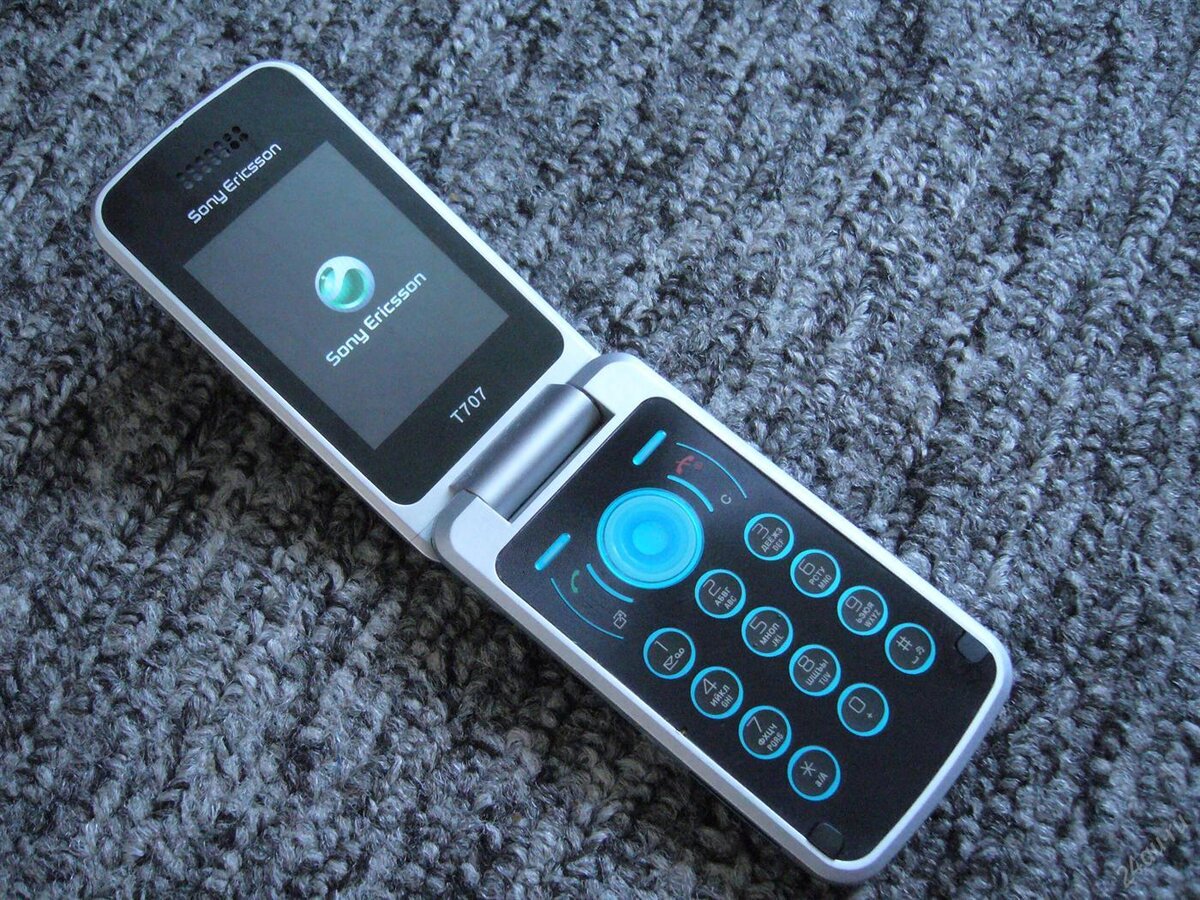 Sony Ericsson раскладушка t707