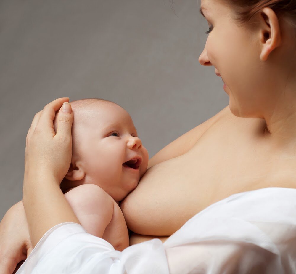 новорожденный отказывается брать одну грудь фото 11