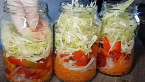 Салат с капустой (более рецептов с фото) - рецепты с фотографиями на Поварёуральские-газоны.рф
