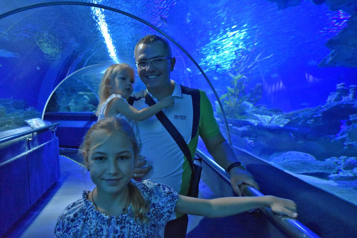 Для нас это в порядке вещей, но для многих японцев тур. путёвка на курорты планеты с семьёй - это роскошь