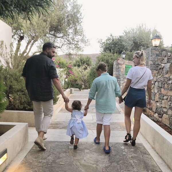 Дмитрий Исхаков и Полина Гагарина с детьми Мией и Андреем / Фото: Instagram