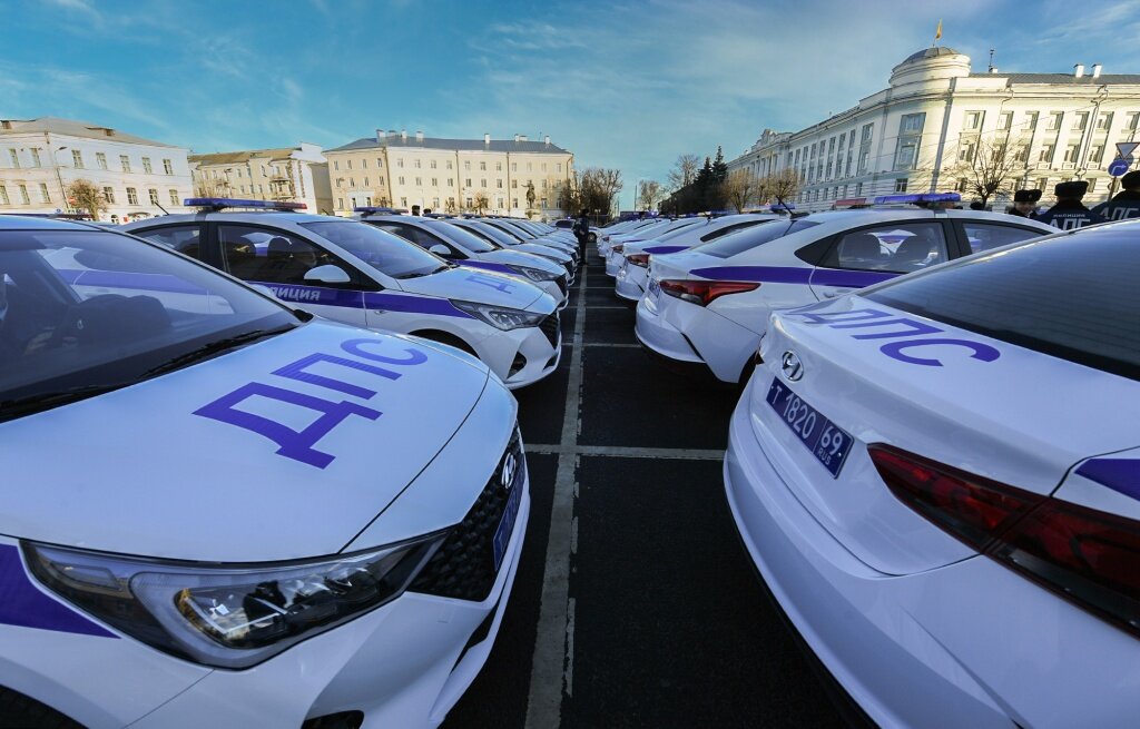 В Твери сотрудники полиции получили 68 новых служебных авто