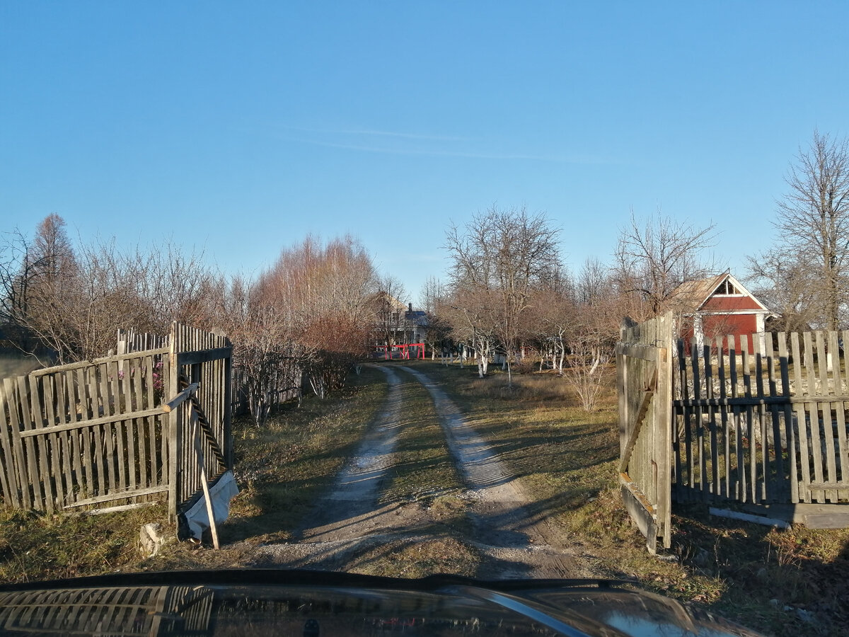 Въезд в усадьбу Ирэн Коммо. Фото автора