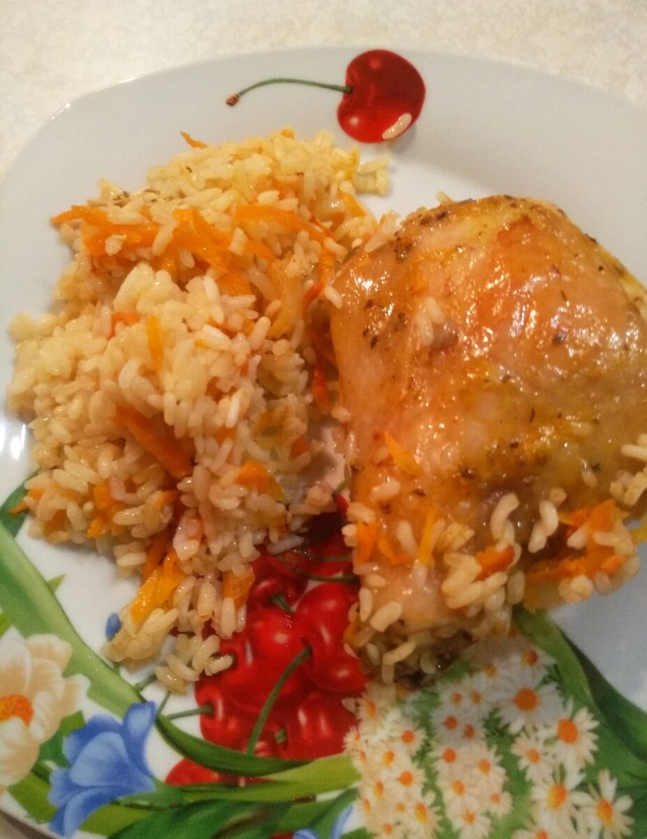 "Плов в духовке" - запечённые куриные бёдрышки с рисом и овощами в духовке. 