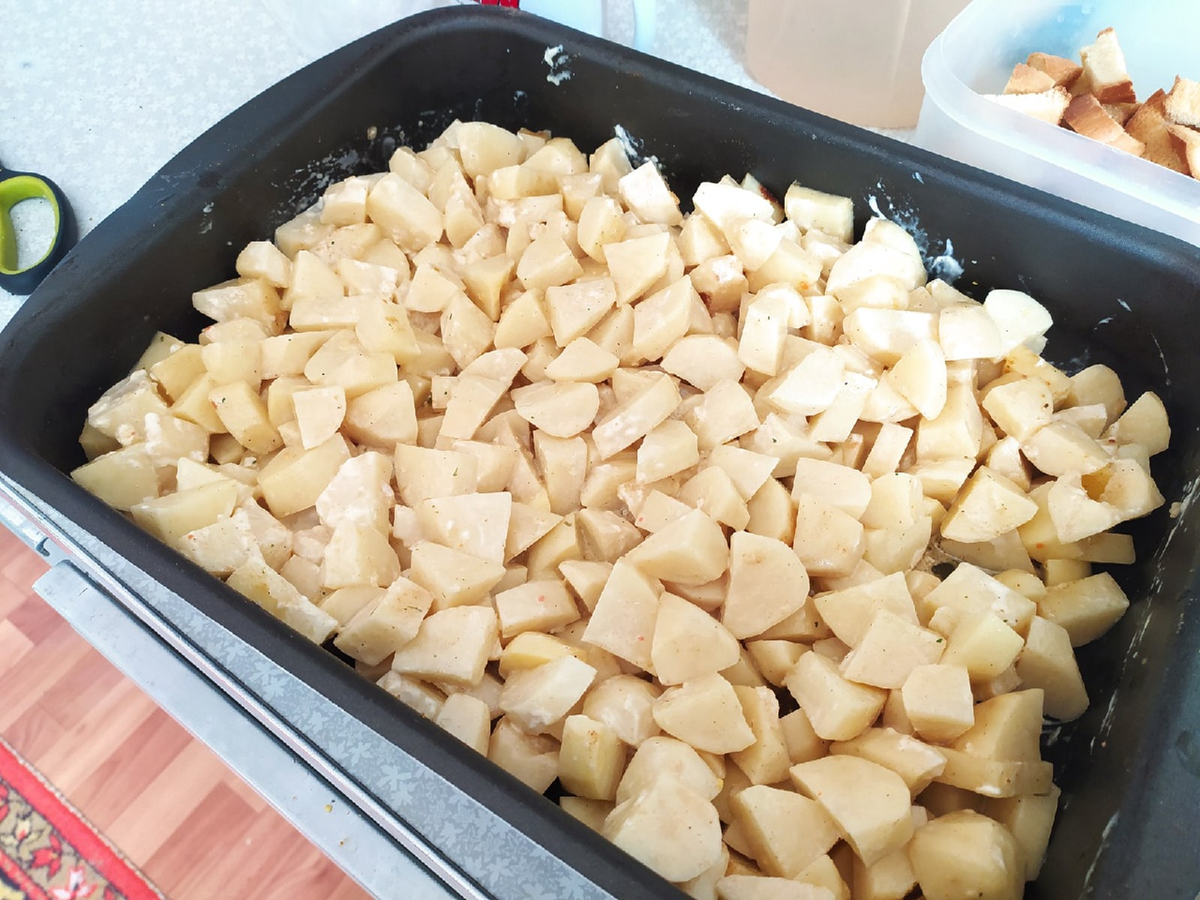 Фото мало отличается от предыдущего, но это уже с приправами и майонезом