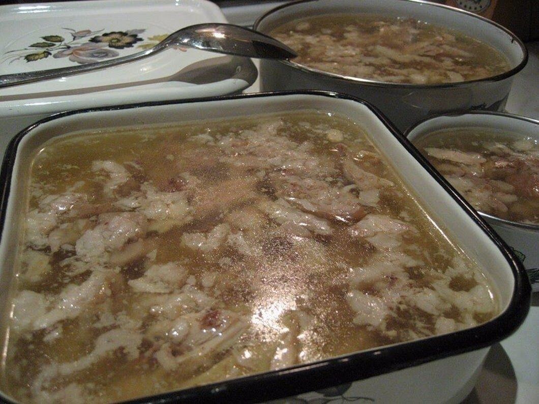 Традиционный холодец.