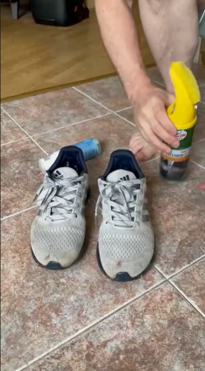 Грязные кроссовки