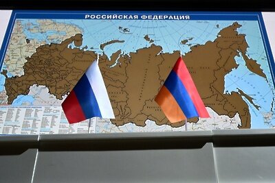    Государственные флаги России и Армении. ©Владимир Трефилов РИА Новости