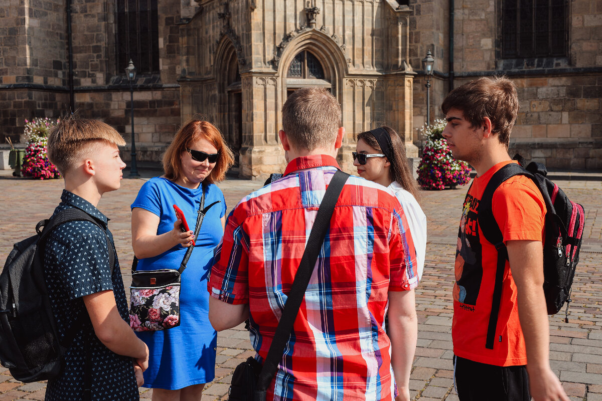 фото из архива автора: что-то рассказываю своим студентам