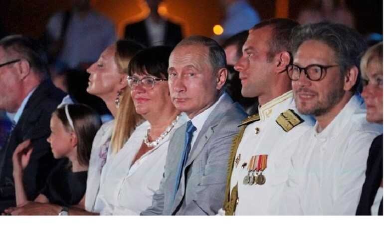 Поздравляем Григория Лифанова, Евгения Журавкина и Виталия Таганова! Фото: lunacharskiy.com/